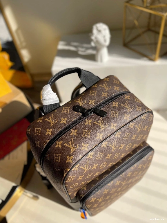 WIS LOUIS DEAN BACKPACK VUITTON 0724